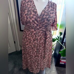 Elegant Pink Leopard Print Wrap Dress